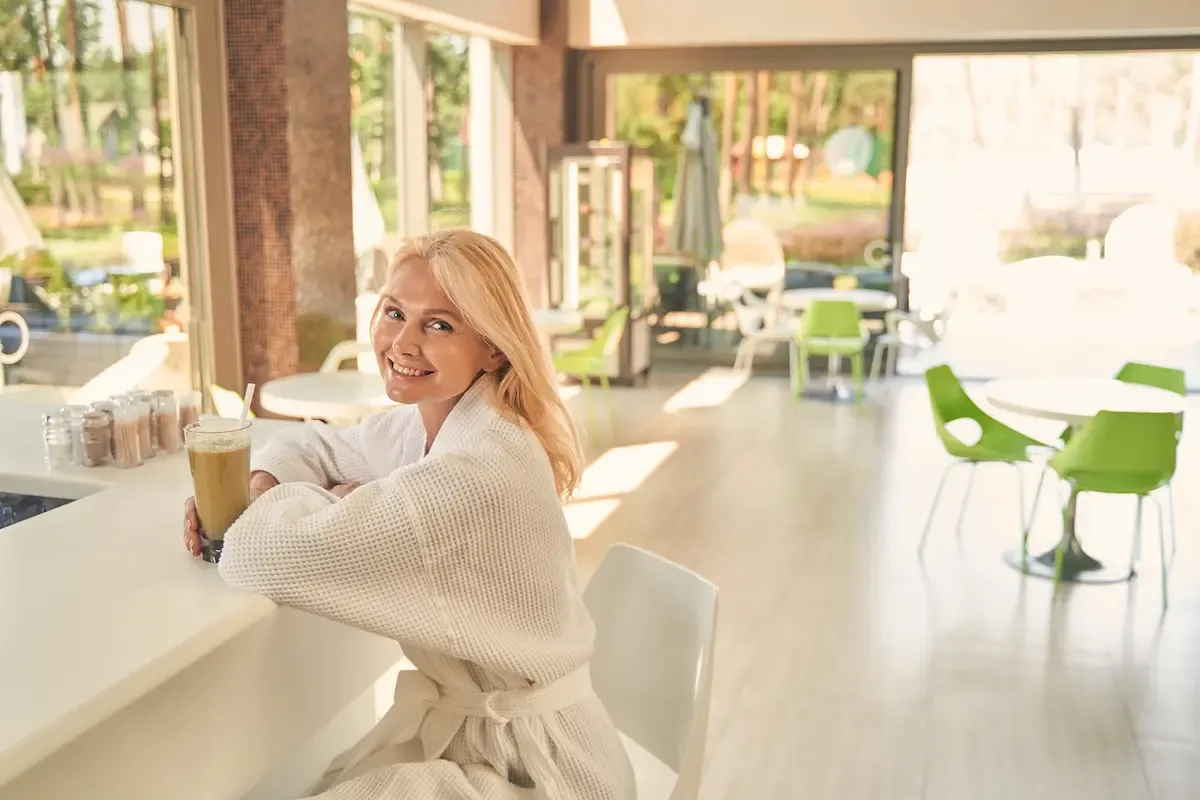 Co czescy turyści chwalą, a co krytykują w polskich hotelach? Przewodnik dla hotelarza